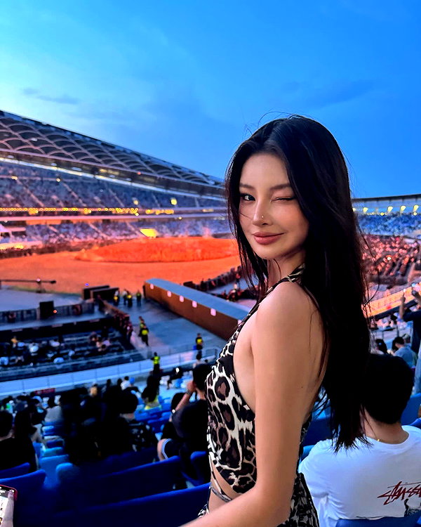 ll.lu1s instagram image archive image