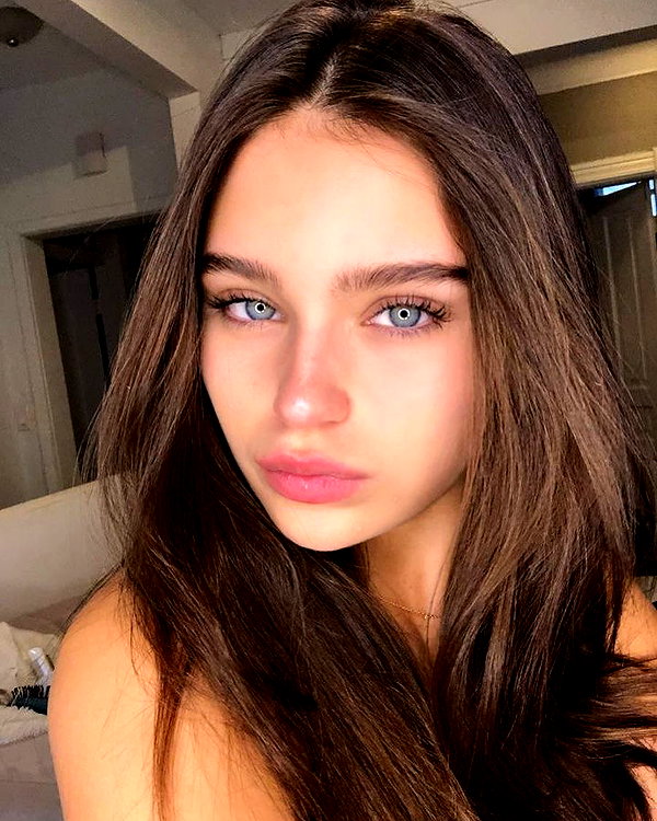 baddiesessence instagram image archive image