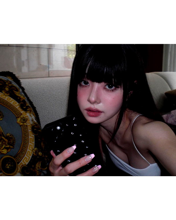 dear.zia instagram image archive image