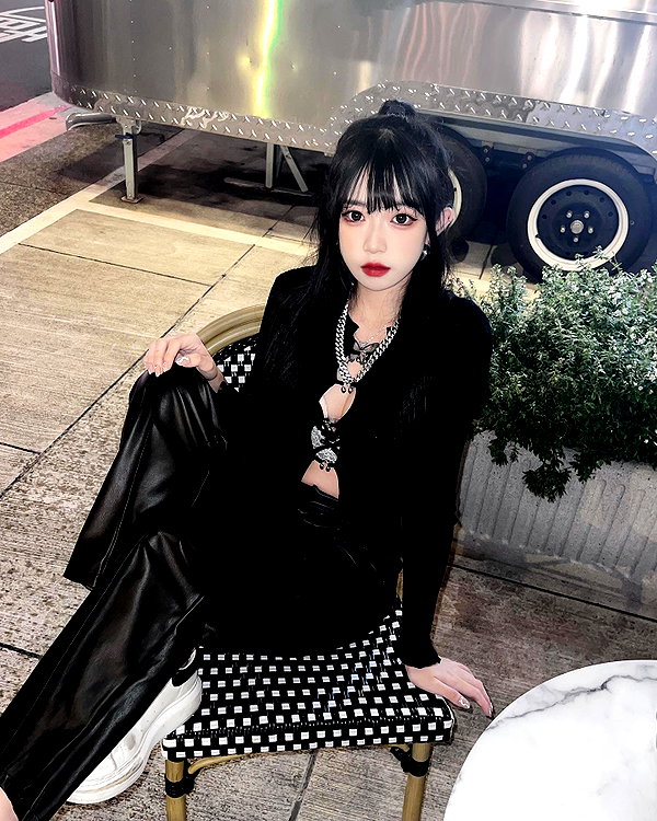 nixqq.425_ instagram image archive image