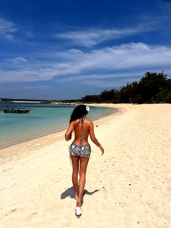 lyhythuedoxinh instagram image archive image