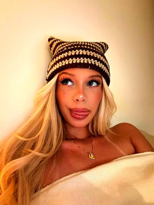 sophiecharlotth instagram image archive image