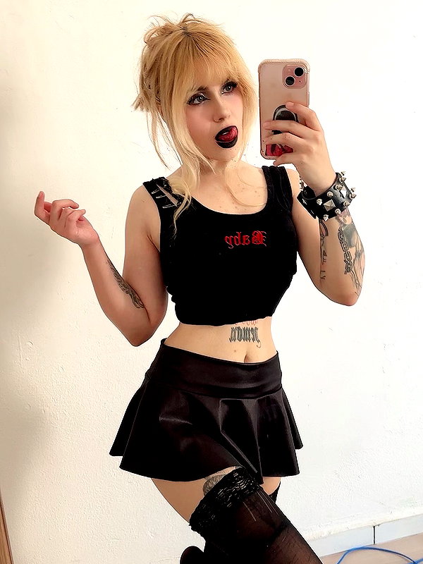 lucychernov instagram image archive image