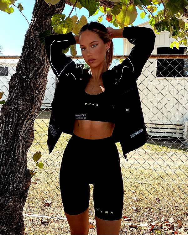 olivia.mathers instagram image archive image