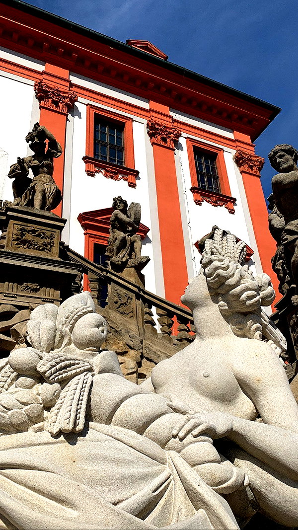 llinolinaa archive image