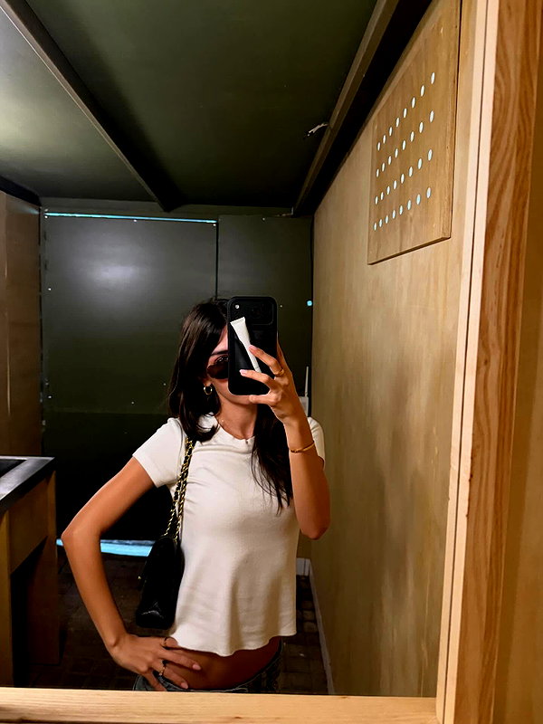 ainaratorneg instagram image archive image