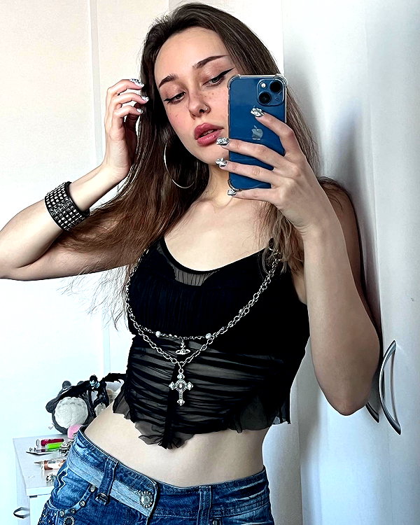 leanxhrt instagram image archive image