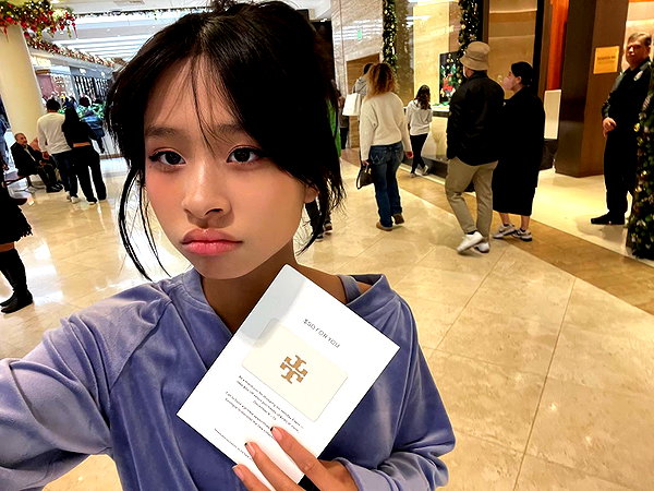 princessamelia_official instagram image archive image