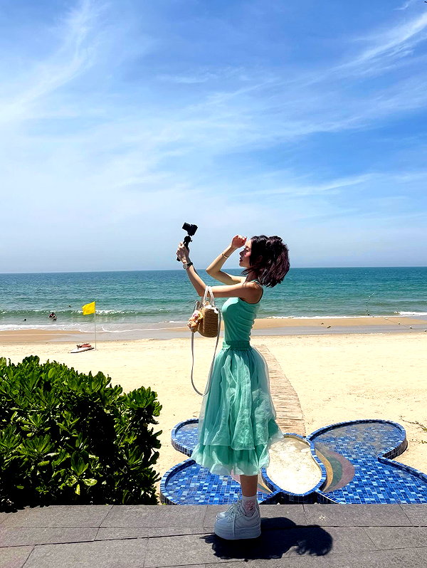 dear.zia instagram image archive image