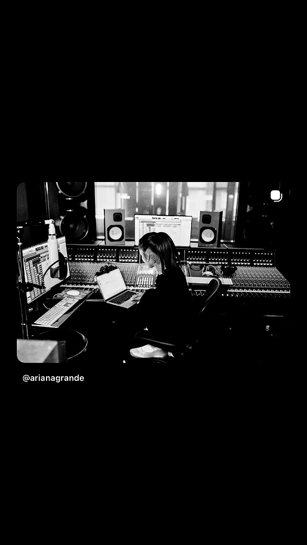 arianagrande instagram image archive image