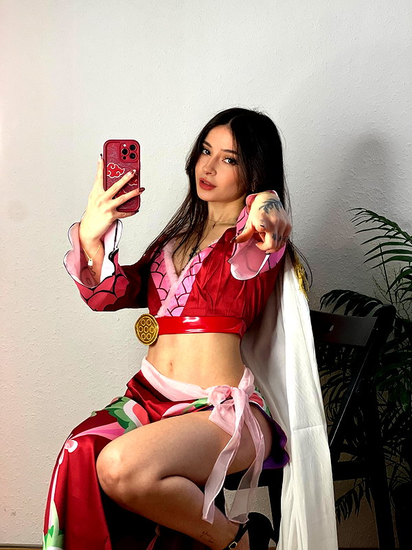 cata.leyah instagram image archive image
