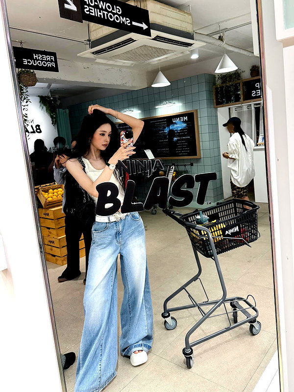 dear.zia instagram image archive image