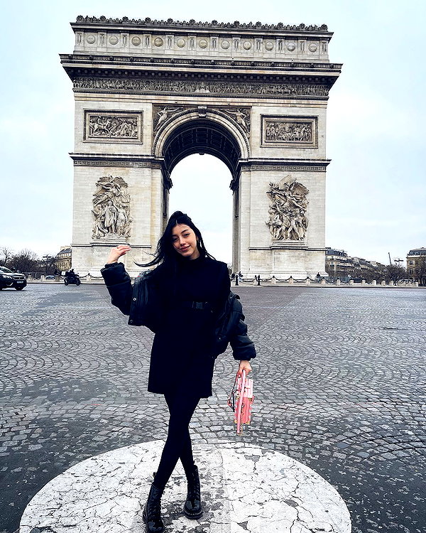 ruth_chavarri instagram image archive image