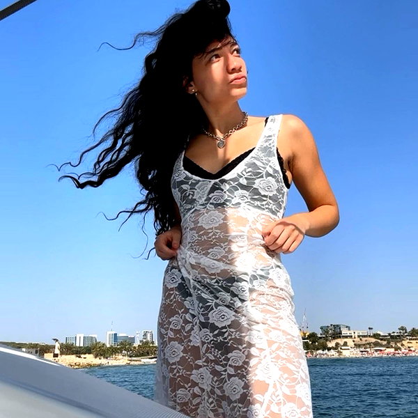 romi_henenson instagram image archive image