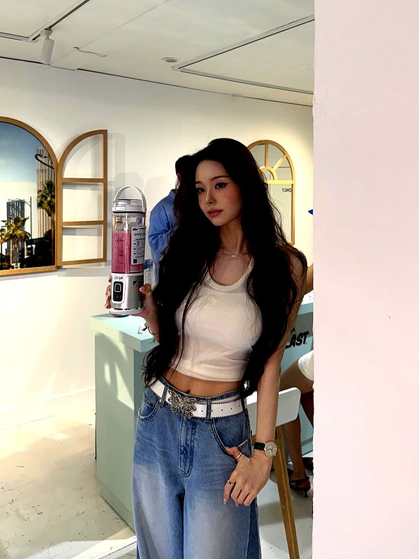 dear.zia instagram image archive image