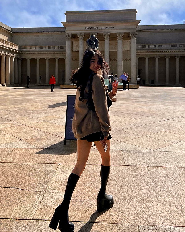 julia_ruelas instagram image archive image