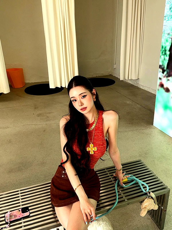 dear.zia instagram image archive image