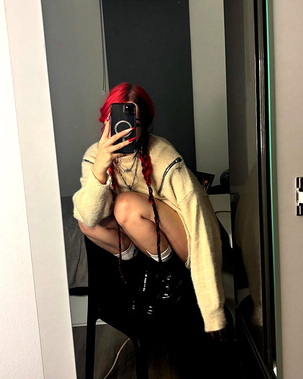 _roniira instagram image archive image