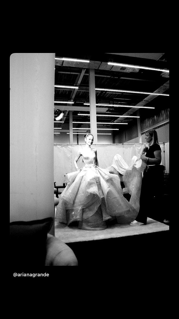 arianagrande instagram image archive image