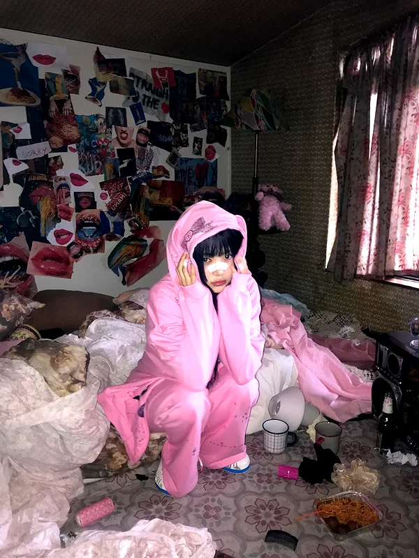 hhh.e_c.v instagram image archive image