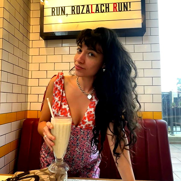 romi_henenson instagram image archive image