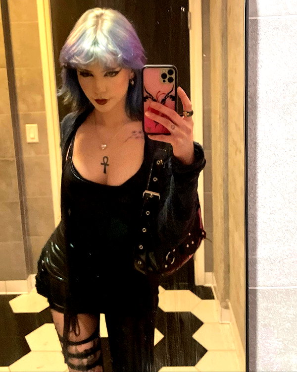 haileylayfield instagram image archive image