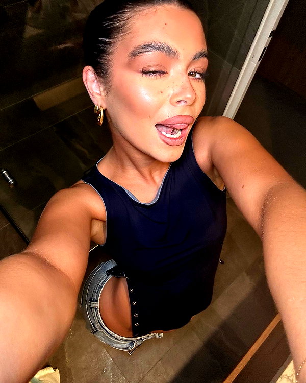 oliviaphillipps instagram image archive image