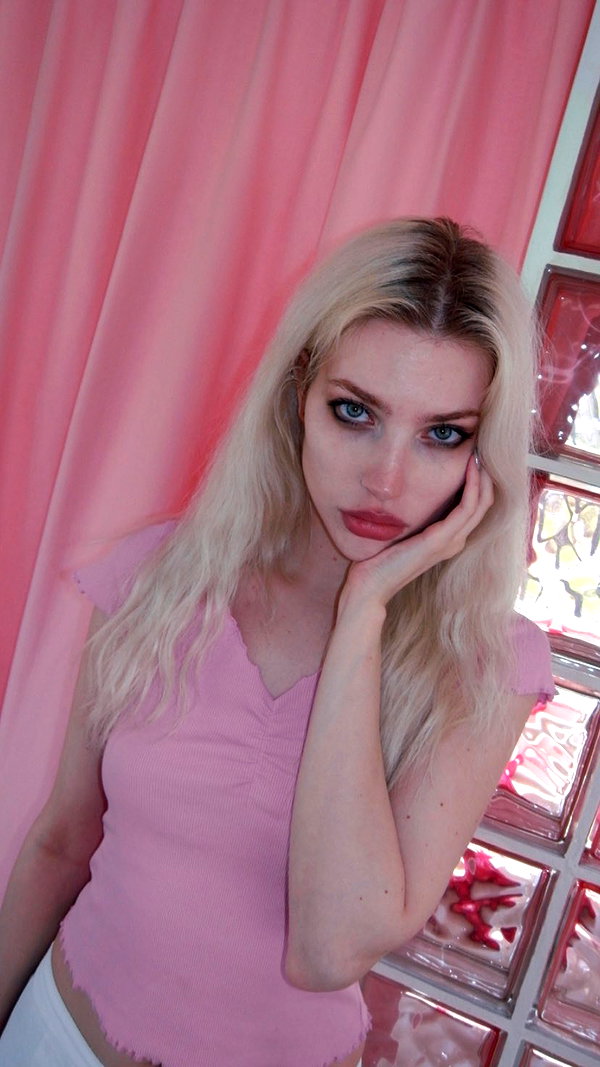 anya4everr instagram image archive image