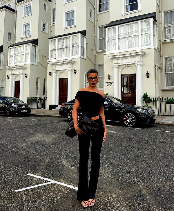 oliviaphillipps instagram image archive image
