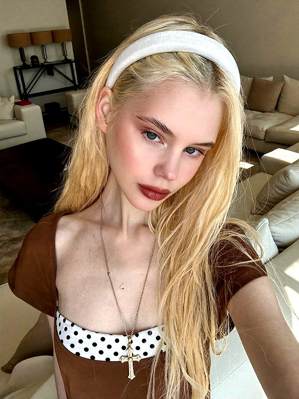 alisen.mari instagram image archive image