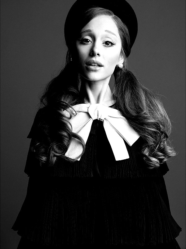 arianagrande instagram image archive image