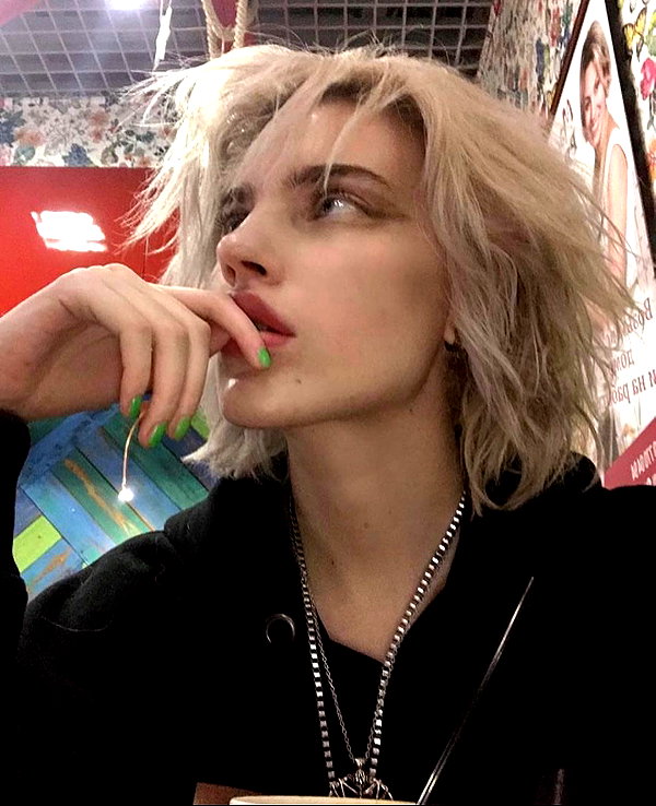 anya4everr instagram image archive image