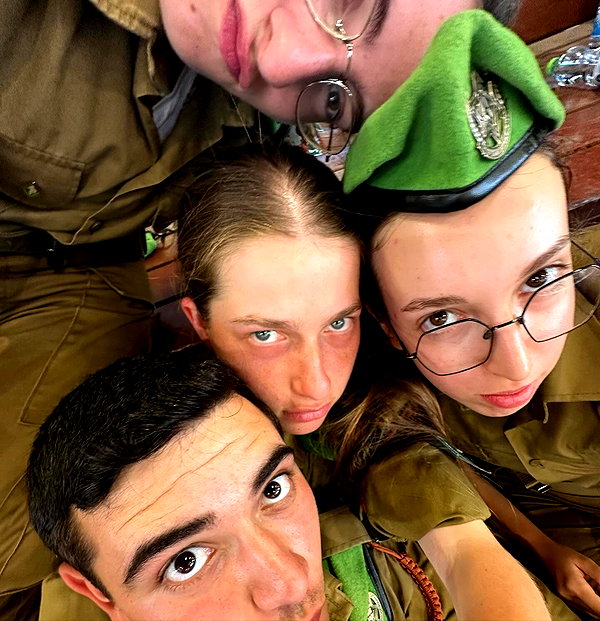 lil_sapir instagram image archive image