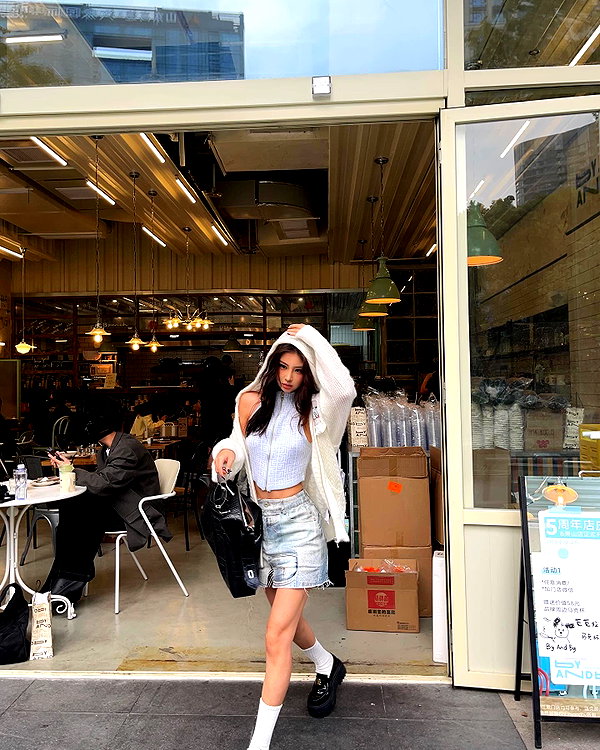 ll.lu1s instagram image archive image