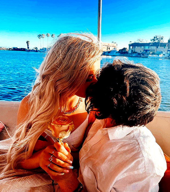 ellianawalmsley instagram image archive image