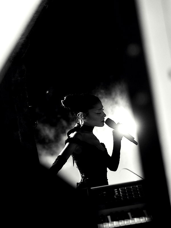 arianagrande instagram image archive image