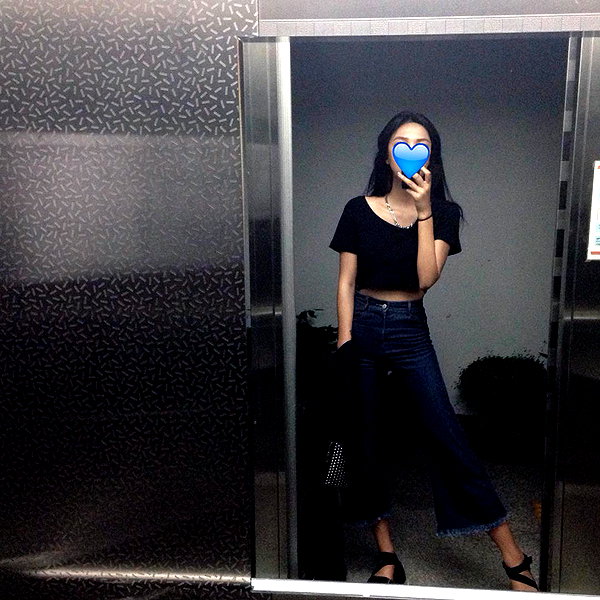 Archived image from @heroineseen on Instagram