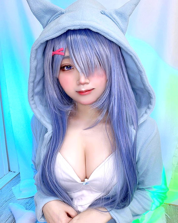 purinn_cos instagram image archive image