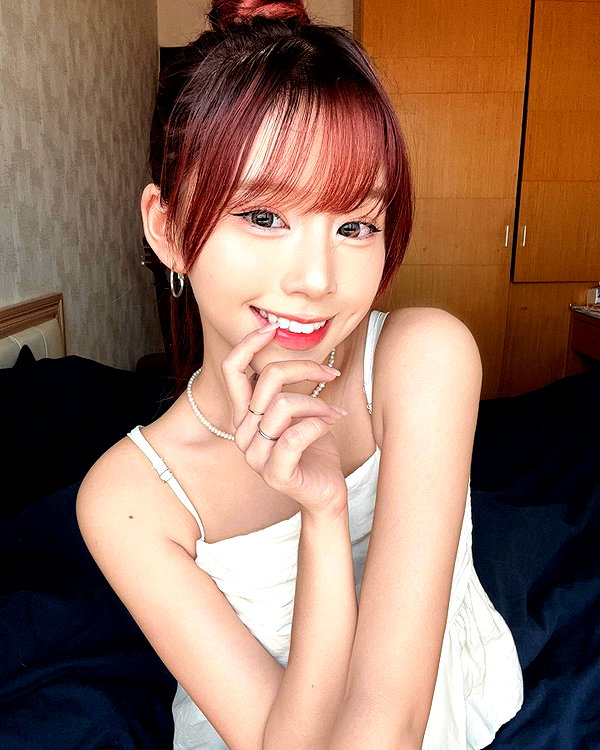 e.shao_417 instagram image archive image