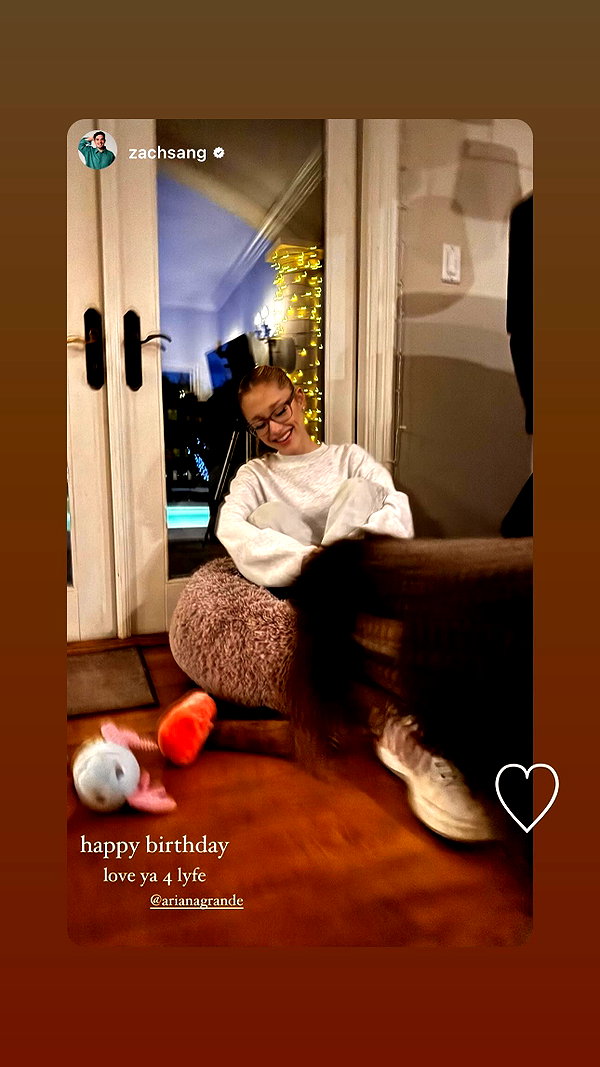 arianagrande instagram image archive image