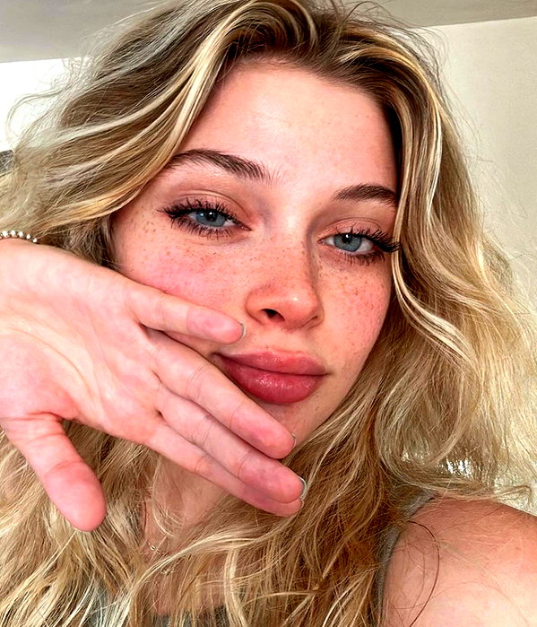 baddiesessence instagram image archive image