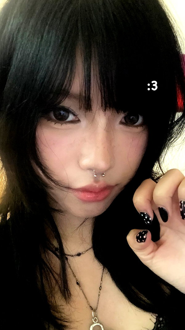 danvyee archive image