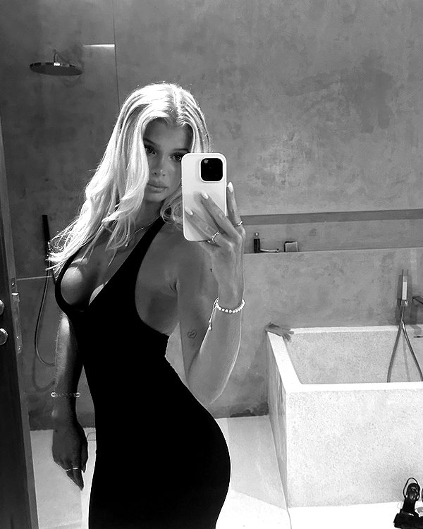 sophiecharlotth instagram image archive image