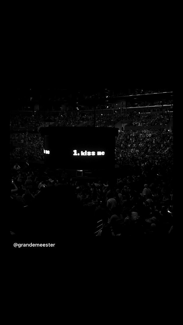 arianagrande instagram image archive image