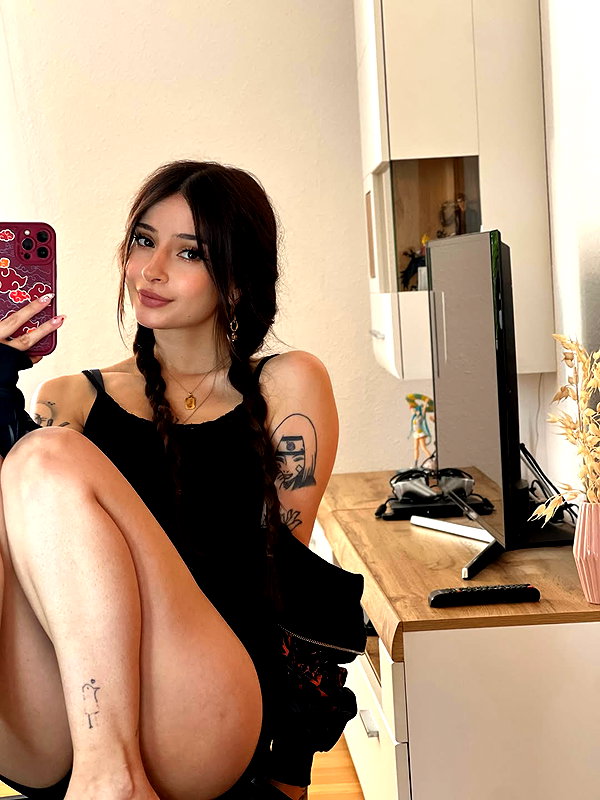 cata.leyah instagram image archive image