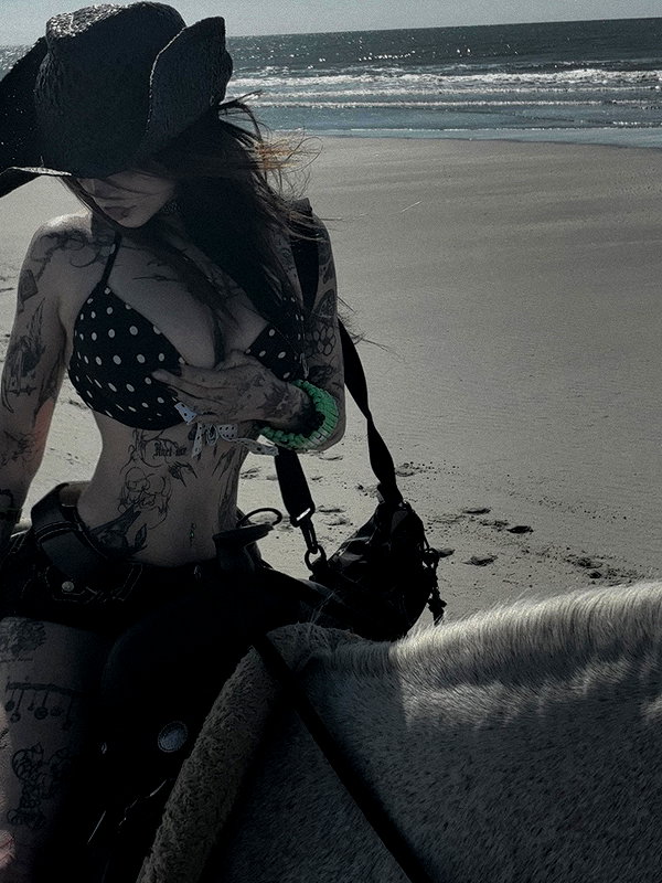 zommmbri instagram image archive image