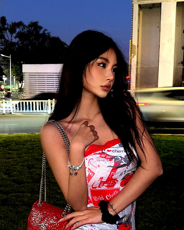 ll.lu1s instagram image archive image