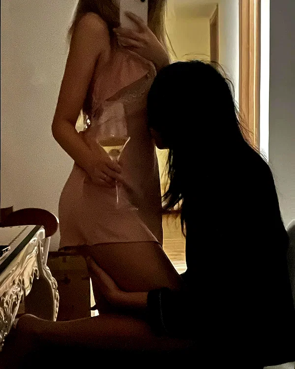 chica.niebla instagram image archive image