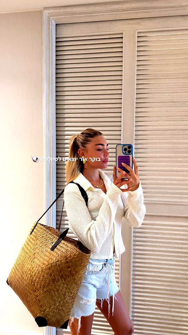 maya.keyy instagram image archive image