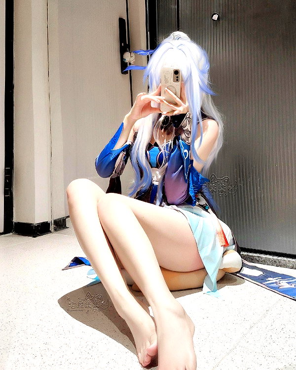 gallery_cosplayer instagram image archive image